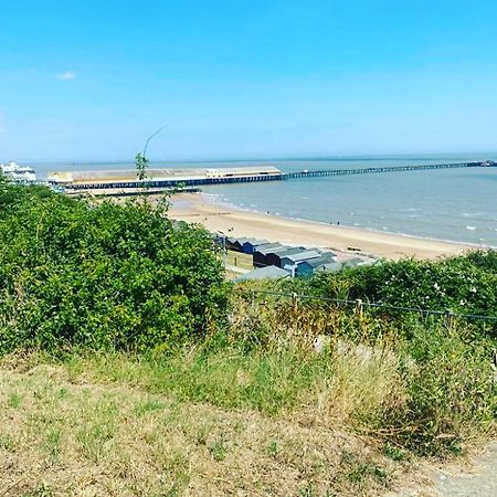 Modern 3 Bedroom Caravan Near The Beach Walton-on-the-Naze Exterior foto